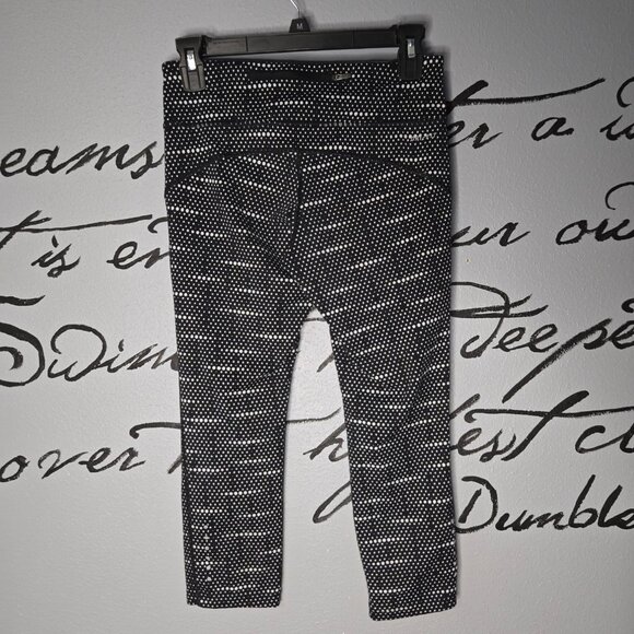 Nike Dri-FIT Epic Run Printed Tights & GapFit High Rise Blackout Print Leggings - Picture 3 of 11